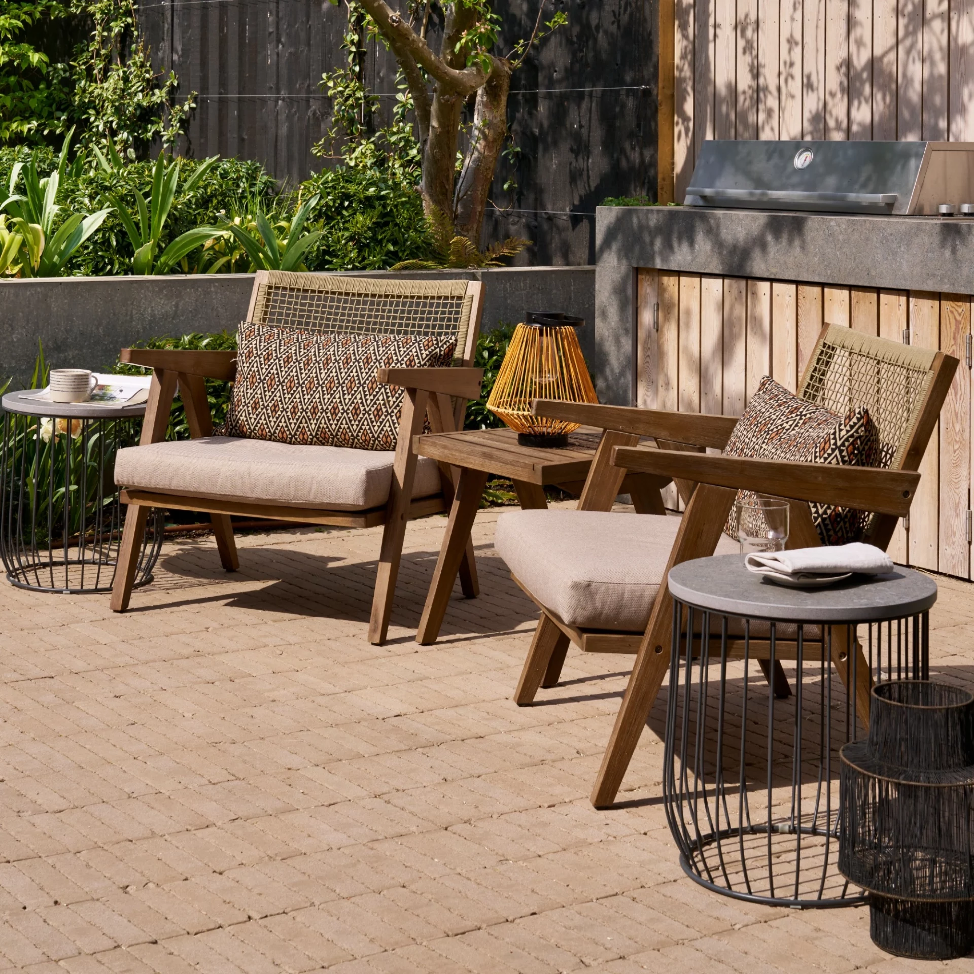 25 идей для уличной гостиной – превратите сад в роскошную зону отдыха картинка 24 идеи для уличной гостиной – стильный отдых в саду