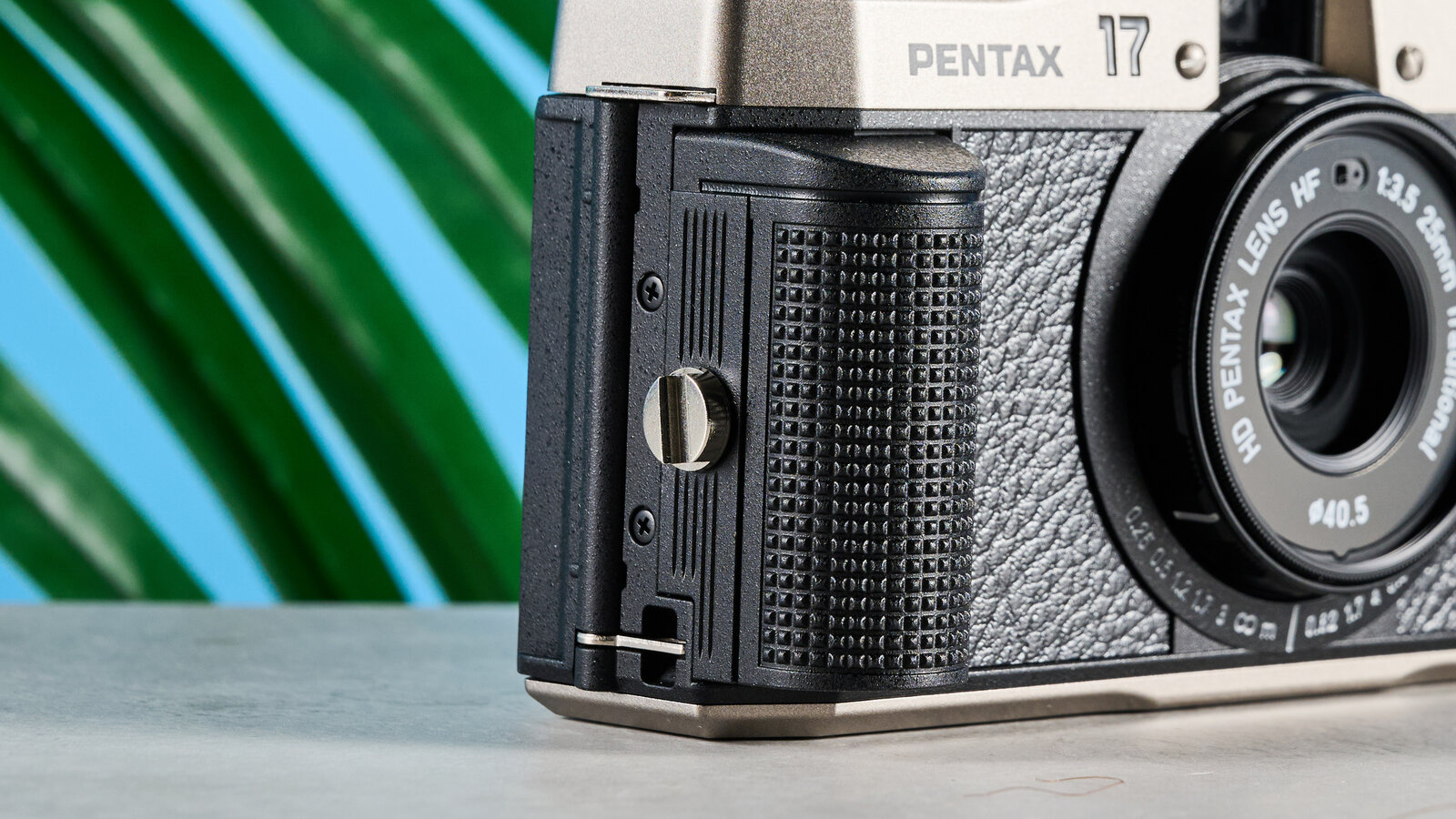 Pentax 17