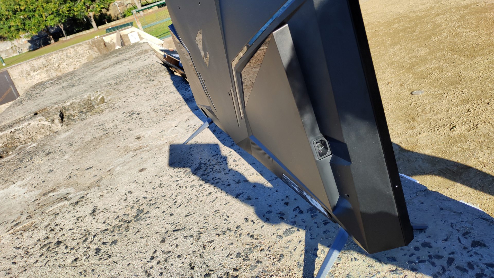 Gigabyte Aorus FV43U