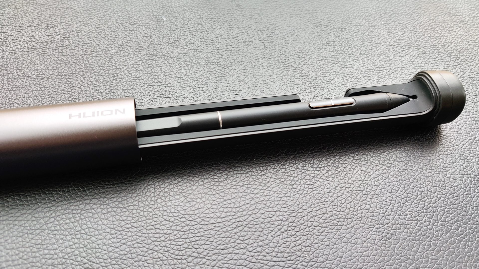 Huion Kamvas Studio 16