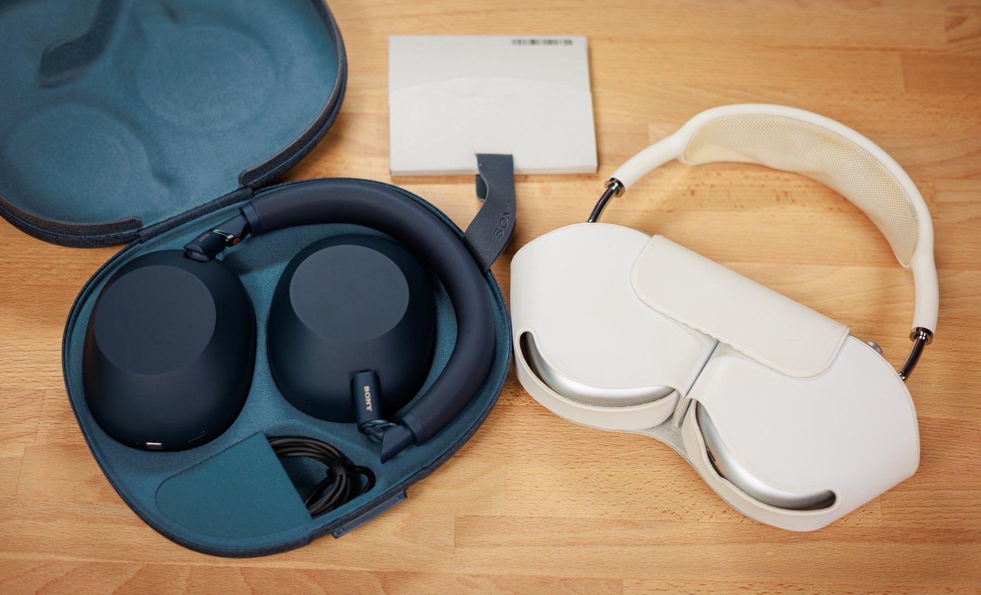 Sony WH-1000XM6 против Apple AirPods Max