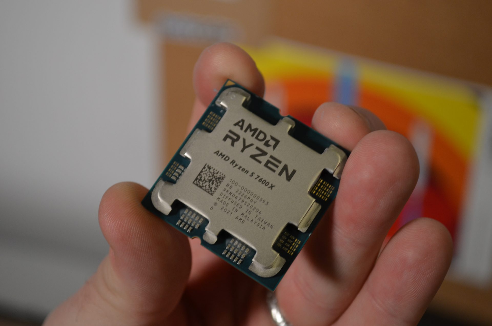 AMD Ryzen 5 7600X