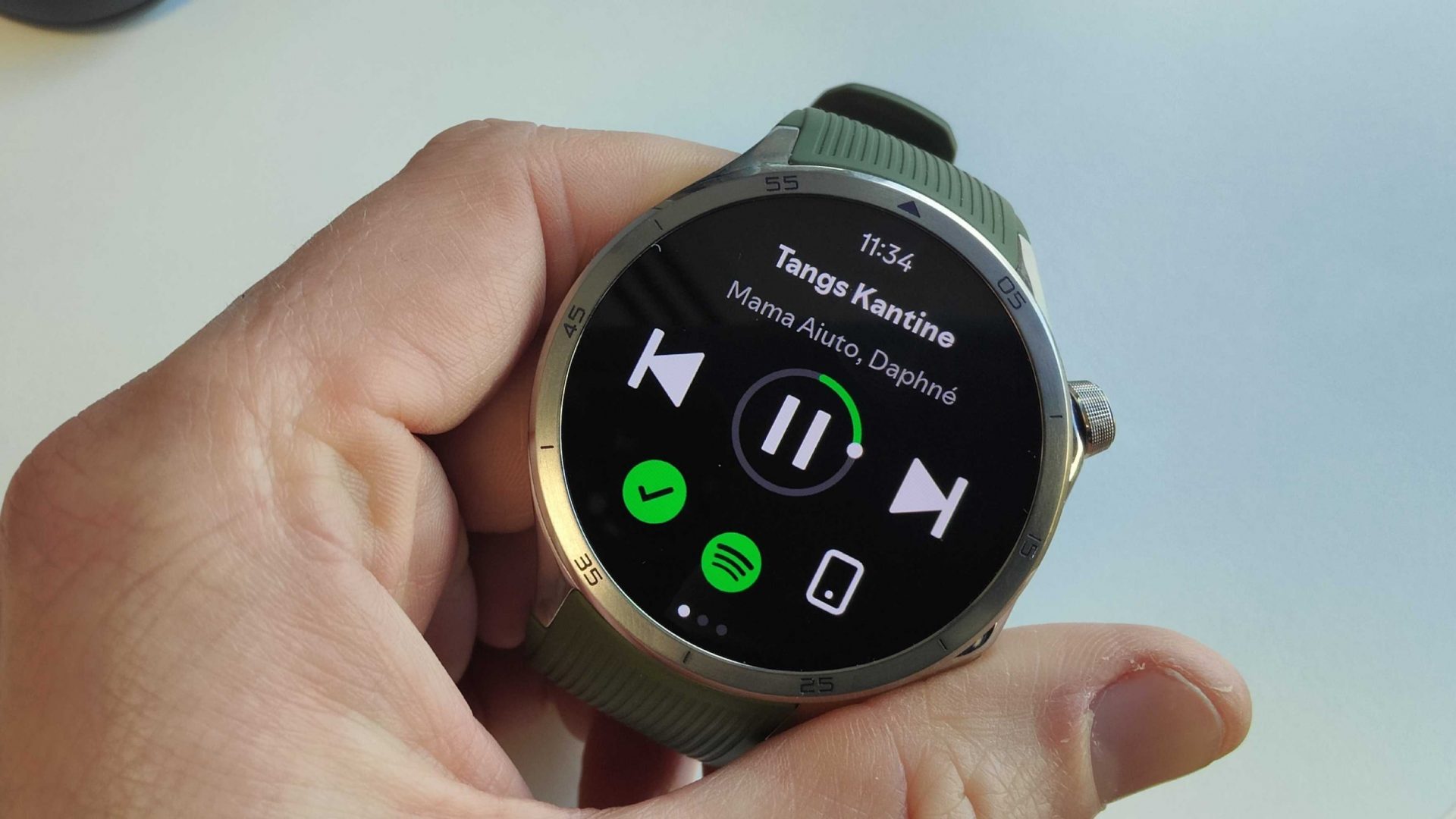 Лучшие умные часы на Android в 2025 году: топ-6 картинка OnePlus Watch 3