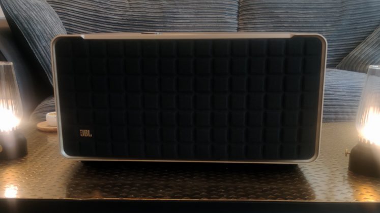JBL Authentics 200
