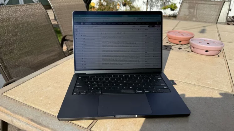 Apple MacBook Pro 14-10