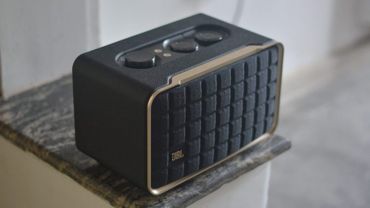 JBL Authentics 200