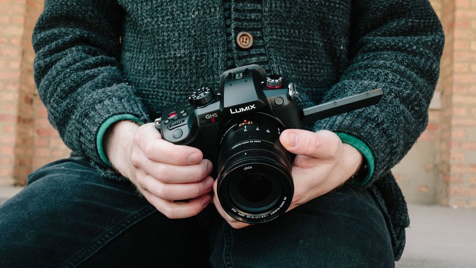 Panasonic Lumix GH5 II-2