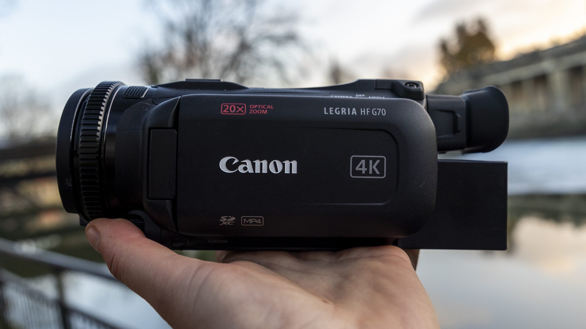 Canon HF G70