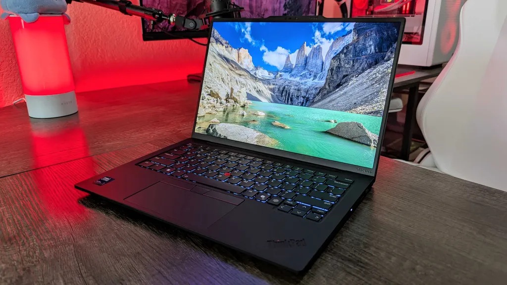 Lenovo ThinkPad X1 Carbon (Gen 13)-2
