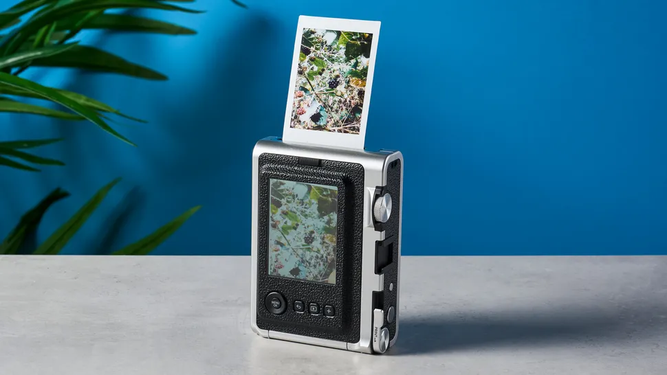 Fujifilm Instax mini Evo-16