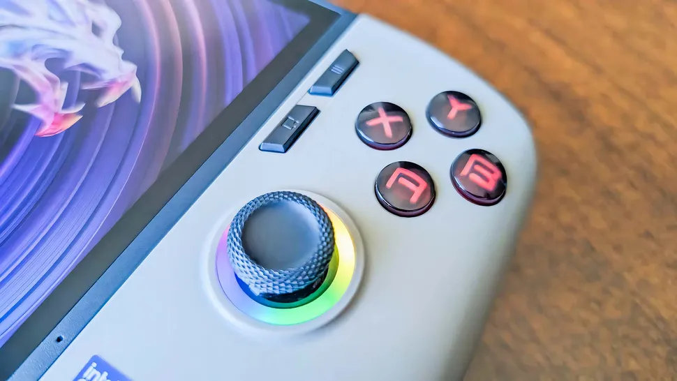 Что лучше: MSI Claw 8 AI+ или ASUS ROG Ally X?-13