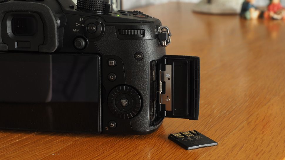 Panasonic Lumix GH5 II-17