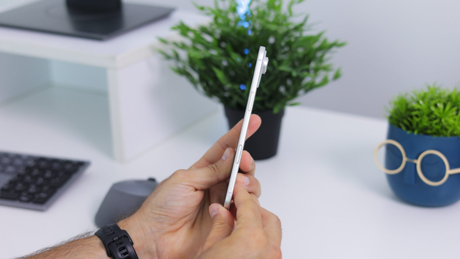 iPhone 17 Air: как Apple создает самый тонкий смартфон в истории