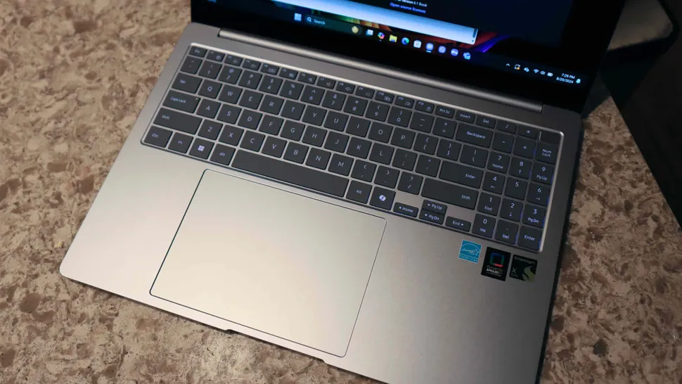 Samsung Galaxy Book4 Edge-2