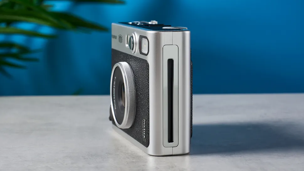 Fujifilm Instax mini Evo-2