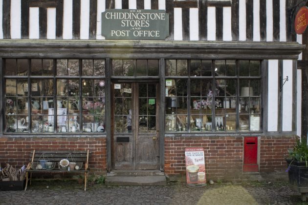 Canon EOS Rebel T7 / EOS 2000D