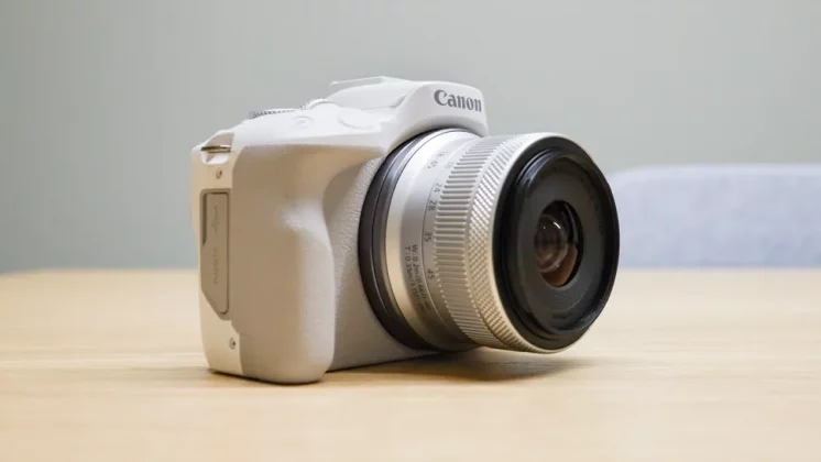 Canon EOS R50-3