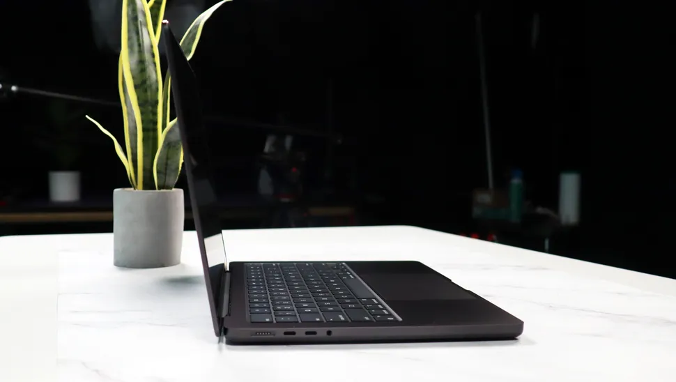 Apple MacBook Pro 14-3