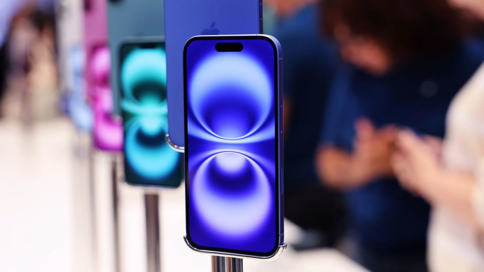 Война смартфонов: Samsung стремительно догоняет Apple на рынке США — и вот почему это происходит картинка Война смартфонов: Samsung стремительно догоняет Apple на рынке США — и вот почему это происходит