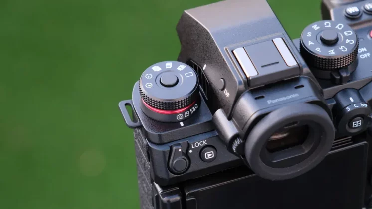 Panasonic Lumix S1R II-4