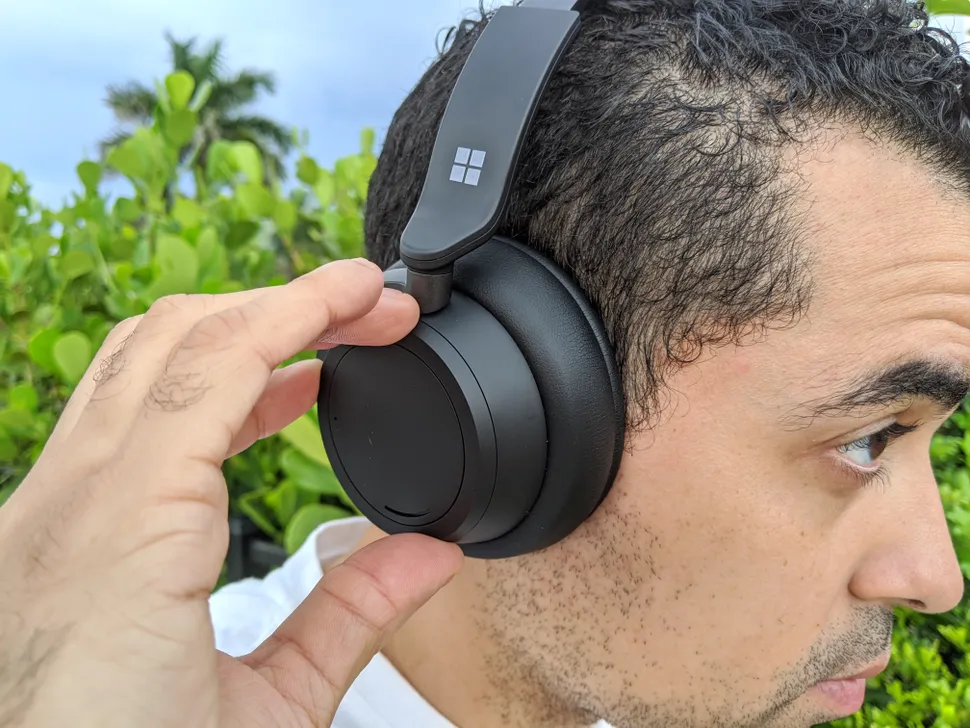 Microsoft Surface Headphones 2-4