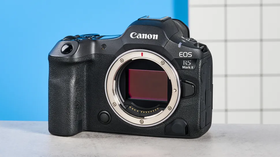 Canon EOS R5 Mark II-2
