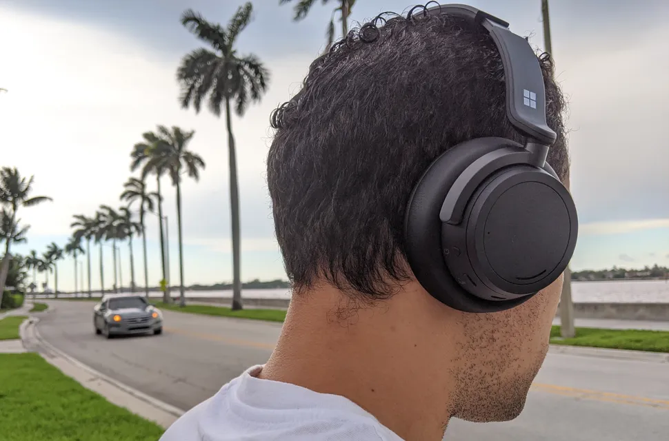 Microsoft Surface Headphones 2-5