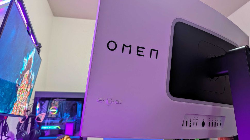 HP OMEN Transcend 32-6