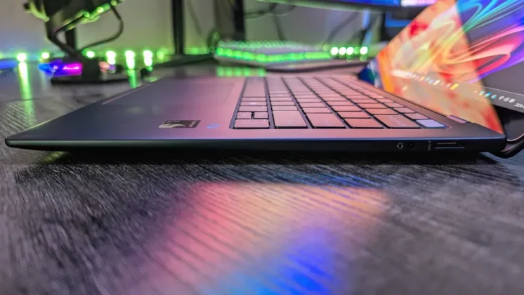 HP EliteBook Ultra G1q-6