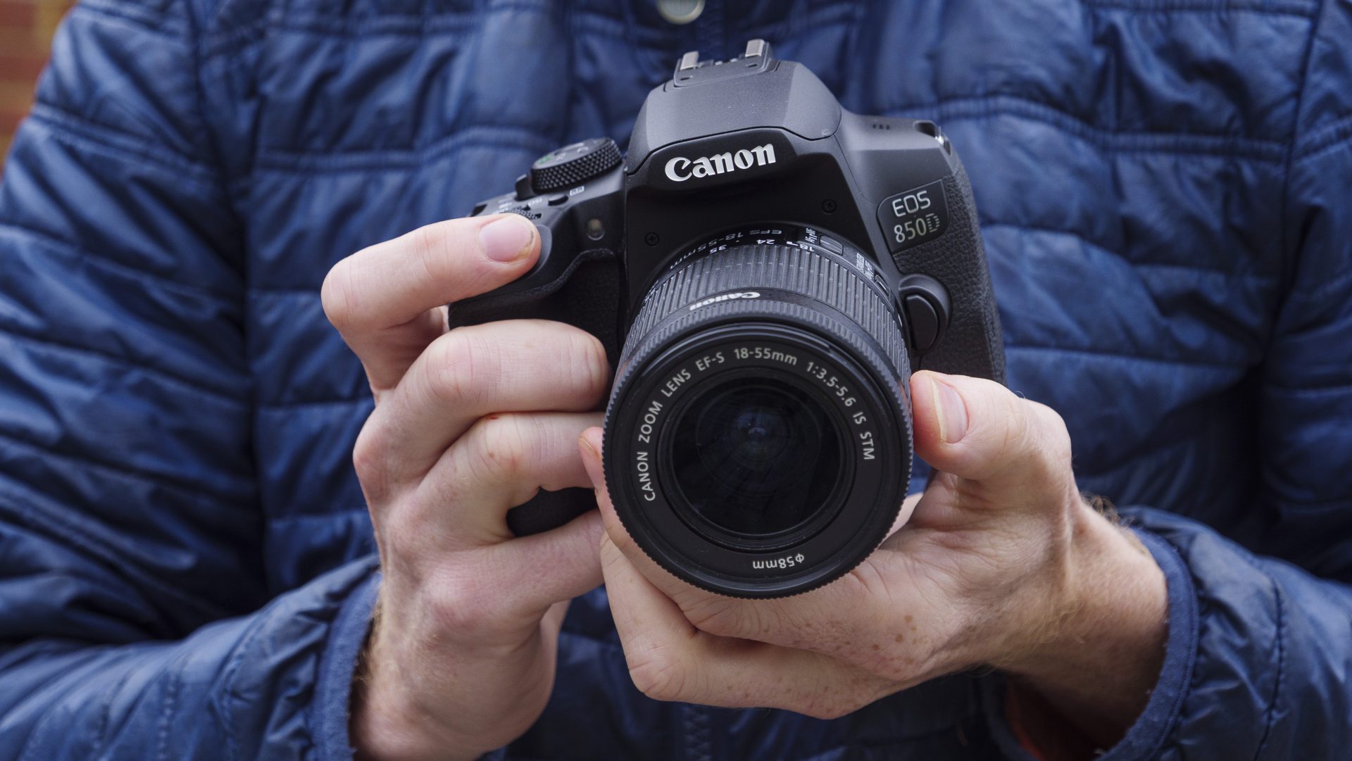 Лучшие зеркальные камеры для начинающих в 2025 году