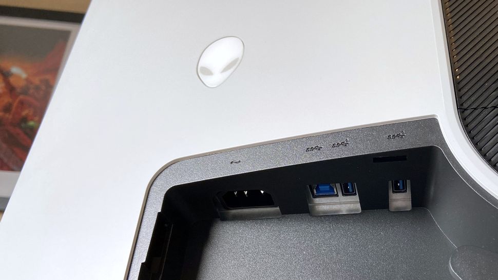 Alienware AW2723DF-7