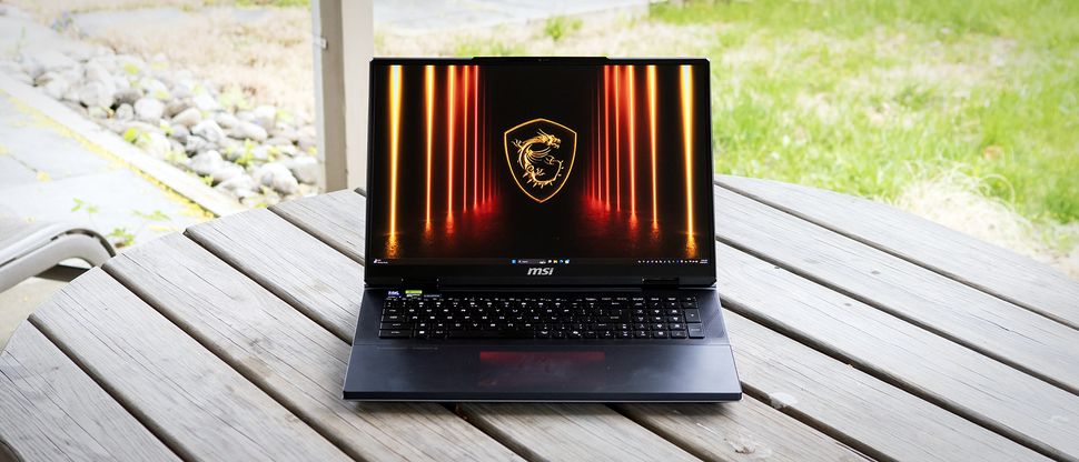 MSI Titan 18 HX AI-2