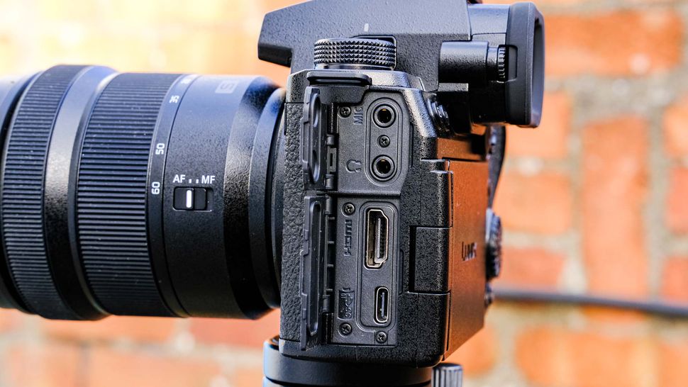 Panasonic Lumix S5IIX-7