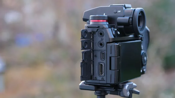 Panasonic Lumix S1R II-7