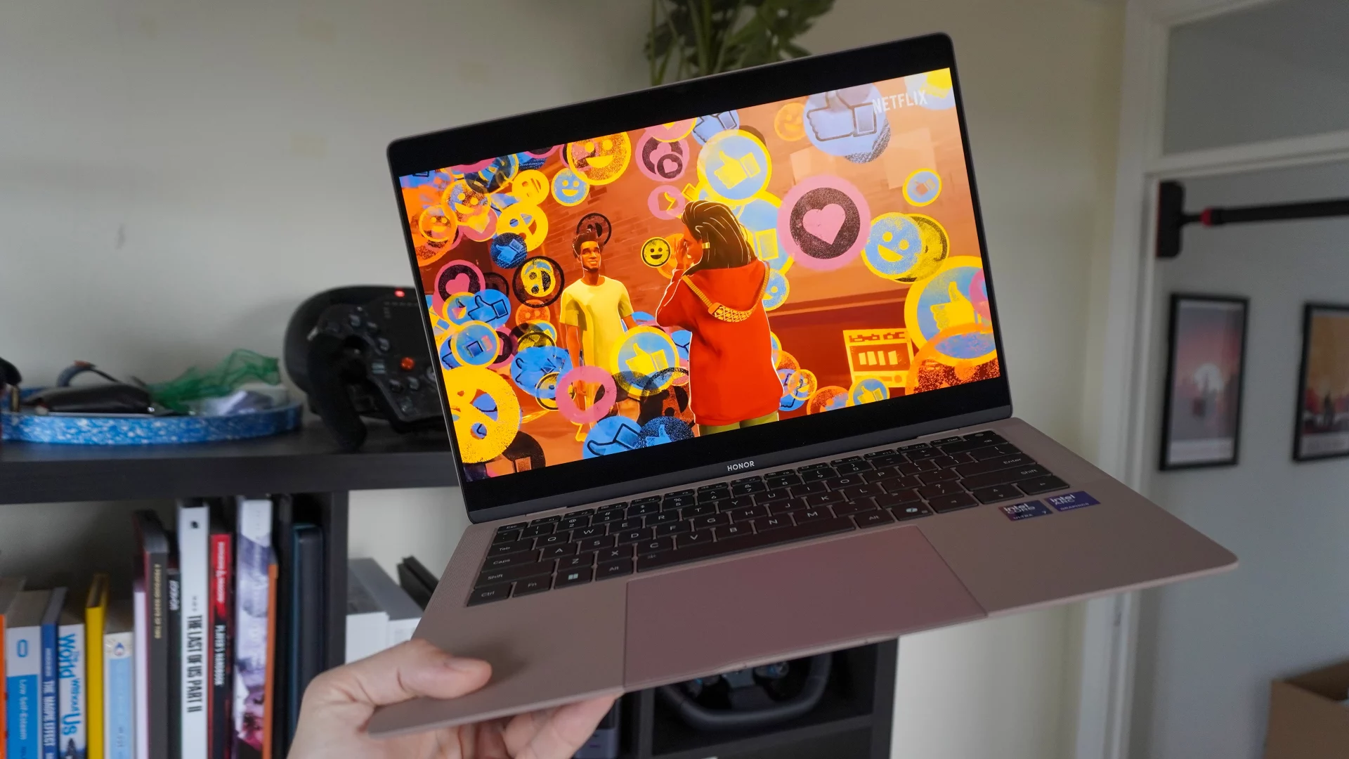 Apple, учись! 5 причин, почему этот ноутбук лучше MacBook Air