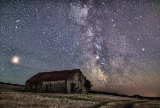 Астрофотография в августе 2025: что снимать в ночном небе?