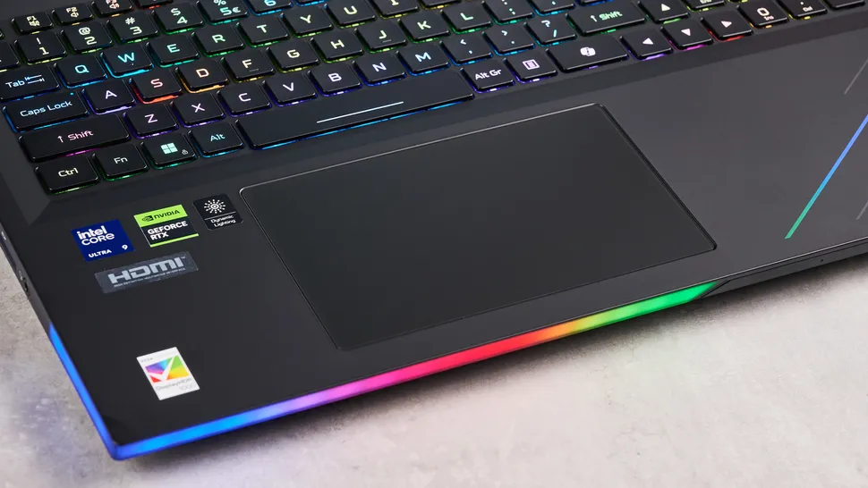 Обзор Acer Predator Helios 18 AI: только одна вещь мешает рекомендовать этот игровой ноутбук картинка Acer Predator Helios 18 AI