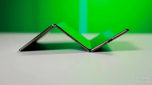 Анонс Huawei Mate XTs трёхскладной телефон 4 сентября