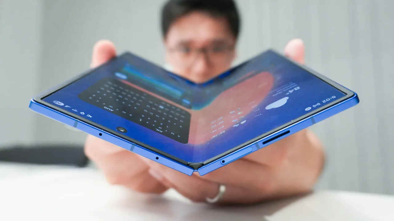 Apple iPhone 18 Fold на горизонте: 5 шокирующих слухов и утечек, которые не оставят вас равнодушными! картинка Apple iPhone Fold самый ожидаемый складной телефон