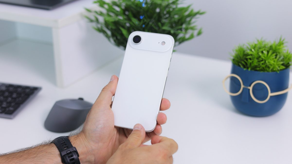 433602Apple намеренно ухудшает iPhone 17 Air? Скандал с чипом