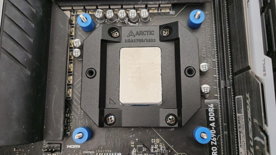 Arctic Freezer 36 White ARGB