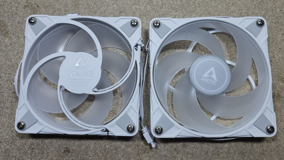 Arctic Freezer 36 White ARGB