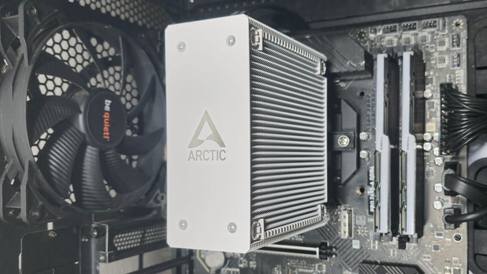 Arctic Freezer 36 White ARGB