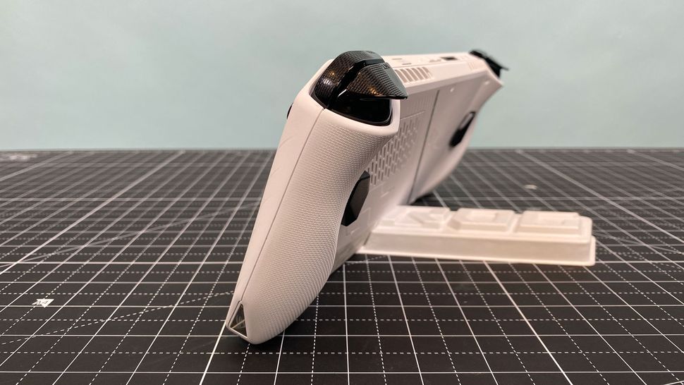 Asus ROG Ally (Z1 Extreme) обзор портативной консоли