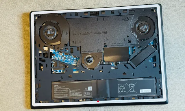 Asus ROG Strix Scar 18