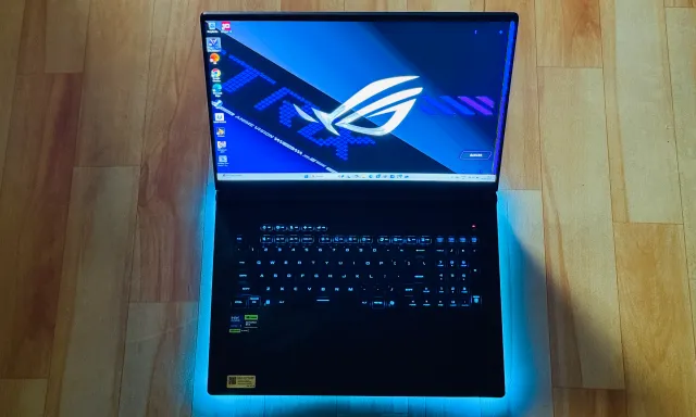 Asus ROG Strix Scar 18
