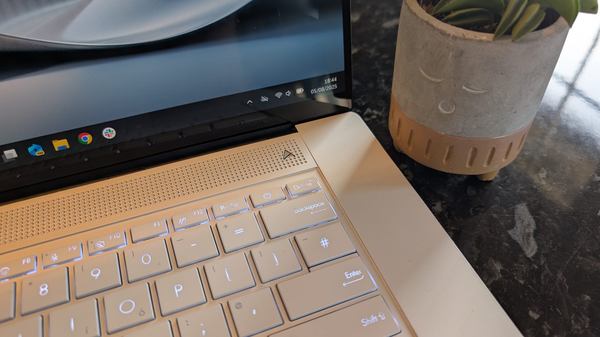 Asus Zenbook S 16