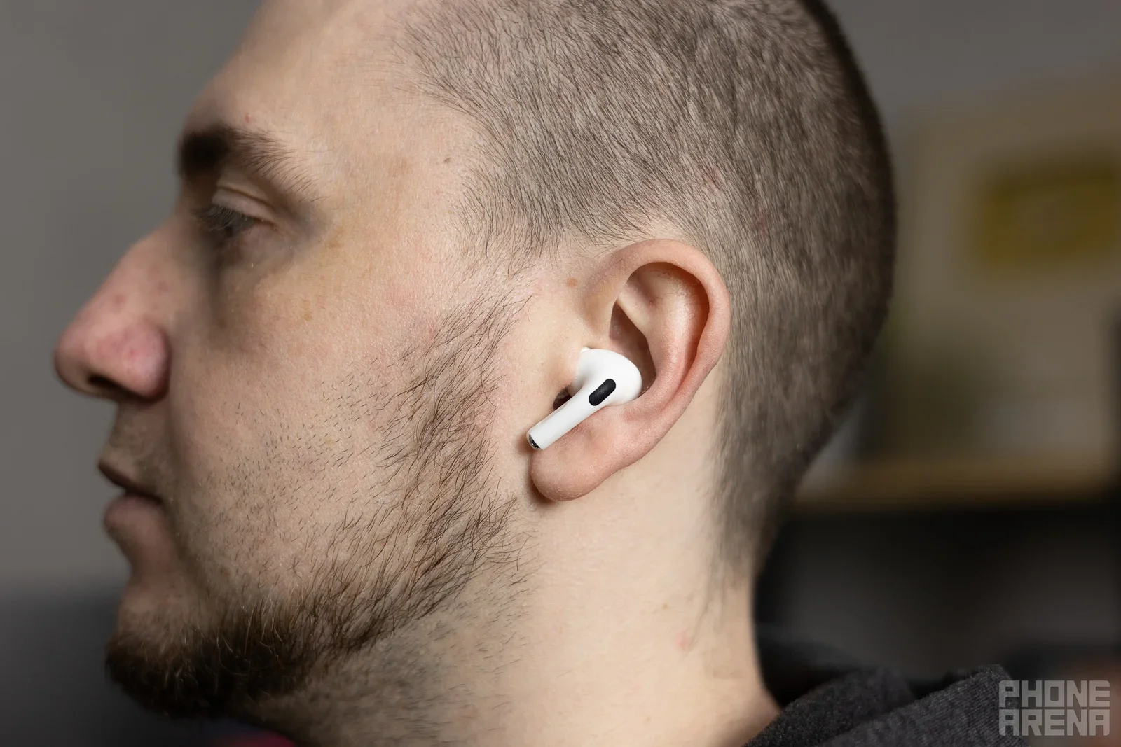 AirPods научатся переводить речь в реальном времени! Первые доказательства в iOS 26 Beta фото