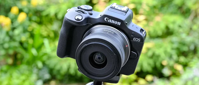 Canon EOS R100