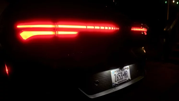 Обзор Chevrolet Equinox EV LT 2025: все плюсы и минусы бюджетного электромобиля фото